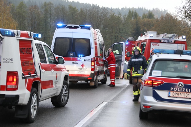 Schwerer Verkehrsunfall auf der Gallspacher Straße in Gaspoltshofen fordert zwei Verletzte