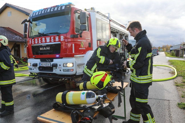 Dachstuhlbrand in Gunskirchen fordert die Feuerwehren