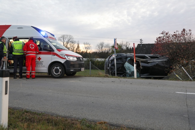 Drei Verletzte bei Verkehrsunfall auf der Mistelbacher Straße in Buchkirchen