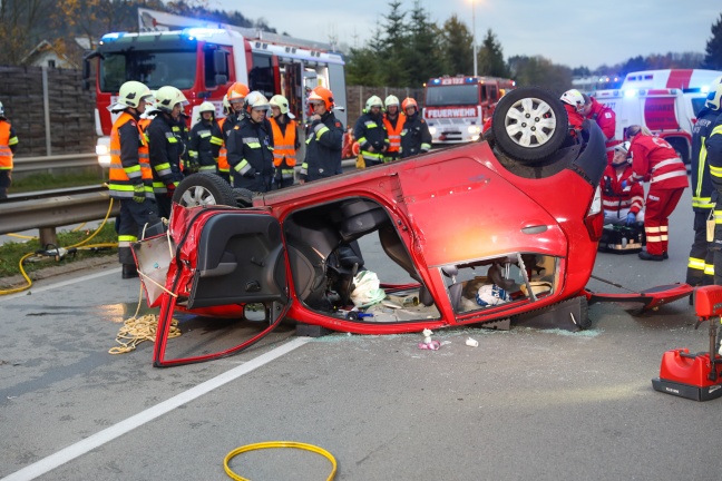 Schwerer Verkehrunfall auf der Pyhrnpass Straße in Thalheim bei Wels