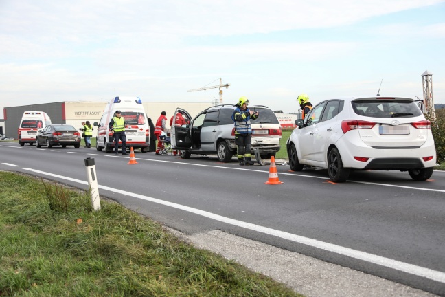 Sieben Verletzte bei Verkehrsunfall mit drei Fahrzeugen in Marchtrenk