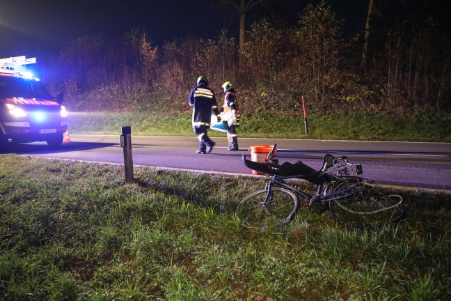 Radfahrer bei Verkehrsunfall auf der Rieder Straße in Hofkirchen an der Trattnach schwerst verletzt