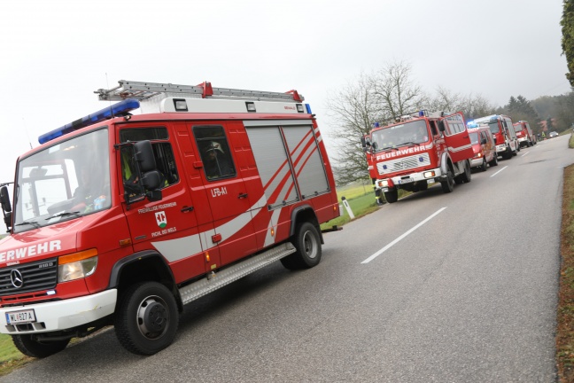Feuerwehr bei Heizungsdefekt in einem Wohngebäude in Pichl bei Wels im Einsatz