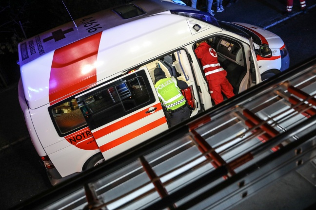 Drei Verletzte bei Verkehrsunfall mit drei Fahrzeugen in Wels-Vogelweide