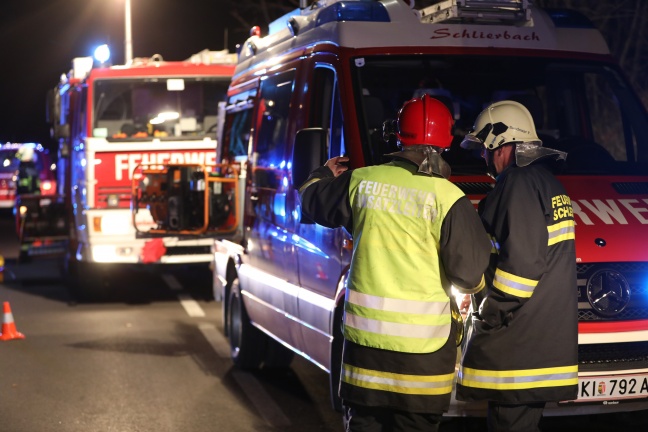 Ein Todesopfer und zwei Schwerverletzte bei Verkehrsunfall mit Reisebus in Schlierbach