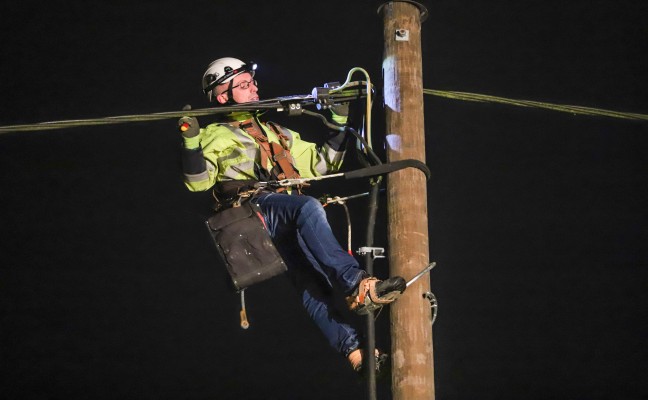 Defekte Stromleitung sorgt fr Einsatz in Edt bei Lambach