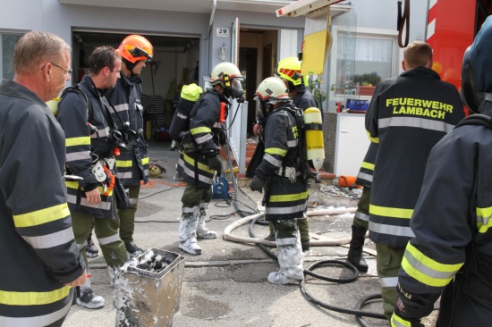 Drei Feuerwehren bekämpften Kellerbrand in Lambach