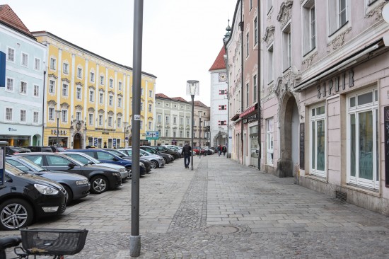 Messerattacke auf 29-Jhrigen bei versuchtem Raub in Wels-Innenstadt