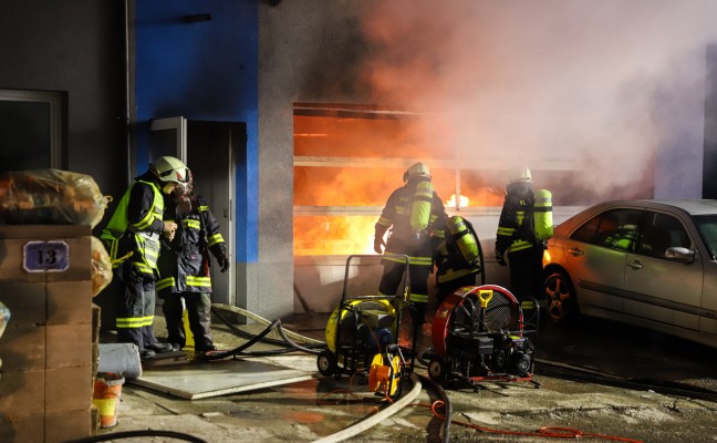 Brand in einer Garage in Pichl bei Wels fordert Feuerwehren