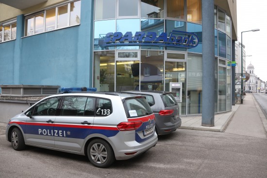Raubberfall auf Bankfiliale in Wels-Innenstadt