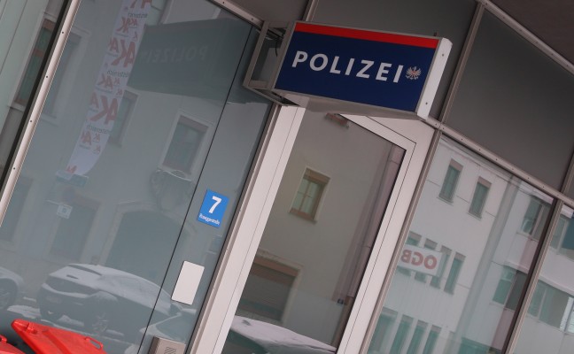 Unbekannte Täter schlugen in Wels-Innenstadt Mann (56) nieder und raubten ihn aus