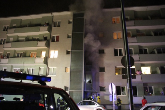 Fünf Verletzte bei Kellerbrand in Welser Mehrparteienhaus