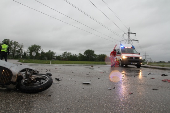 Mopedlenker bei Unfall in Gunskirchen schwer verletzt