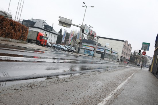 Nochmaliger Zeugenaufruf nach Verkehrsunfall auf der "Saunakreuzung" in Wels-Innenstadt
