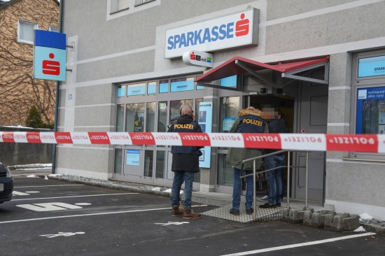 Raubberfall auf Bankfiliale in Ansfelden