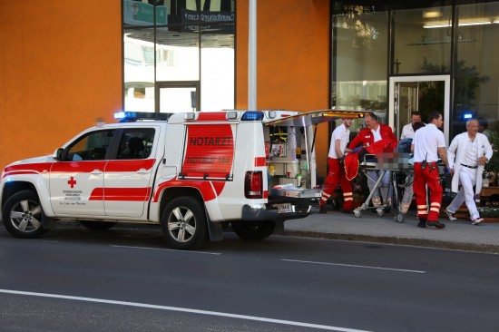 Frau bei Streit in Blumengeschft in Wels-Neustadt attackiert schwerst verletzt