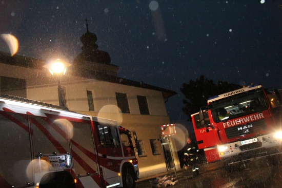 Feuerwehreinsatz nach Blitzschlag in Krenglbacher Kirchturm