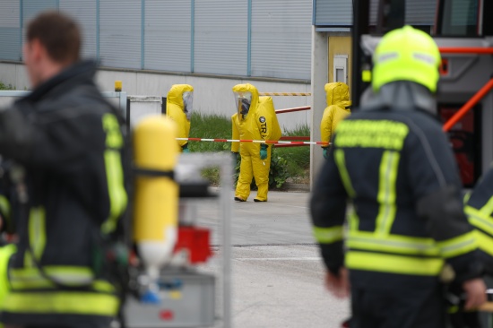 Groeinsatz bei Gefahrstoffaustritt in Traun