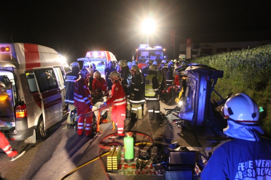 Verkehrsunfall mit eingeklemmter Person in Grieskirchen