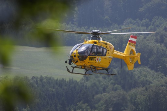Unfall mit Arbeitsplattform in Nußbach fordert zwei Verletzte