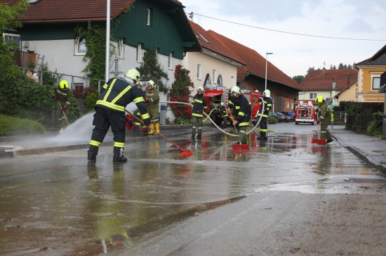 Überflutung nach heftigem Gewitter in Hofkirchen an der Trattnach
