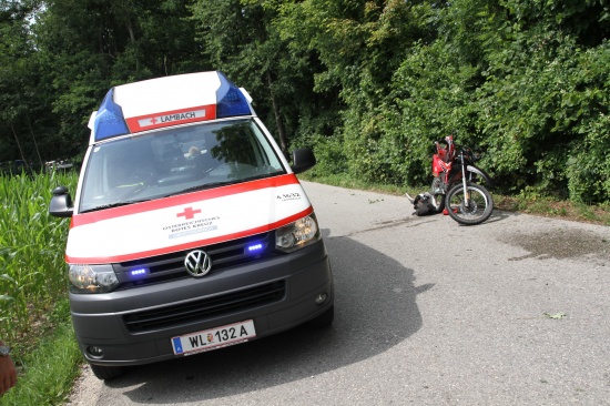Zwei Verletzte bei Verkehrsunfall mit Moped in Stadl-Paura