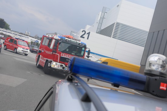 Starke Rauchentwicklung bei Hochzeitsgrillerei fr 2.000 Gste in Wels lst Einsatz aus
