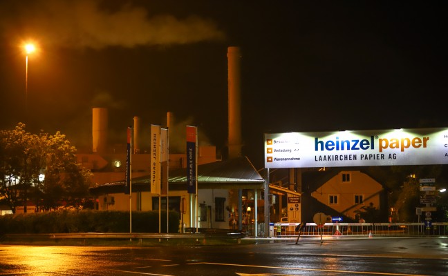Lenker bei Explosion in LKW-Fahrerkabine schwer verletzt