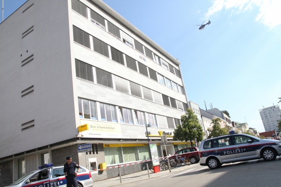 Überfall mit Bombendrohung auf Postamt am Welser Kaiser-Josef-Platz