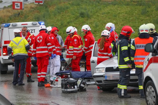 Sechs Verletzte bei Verkehrsunfall in Wels-Waidhausen