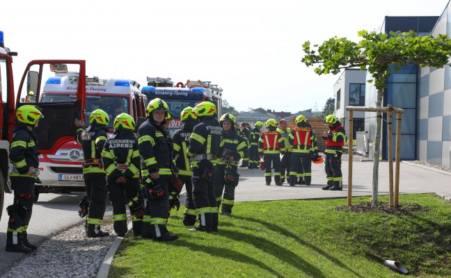 Vermutetes Gasgebrechen bei Unternehmen in Kirchberg-Thening sorgte fr Einsatz der Feuerwehr