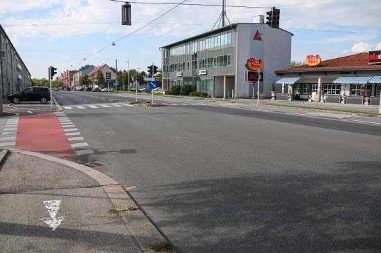 Motorradlenker nach schwerem Unfall in Linz-Neue Heimat im Krankenhaus gestorben