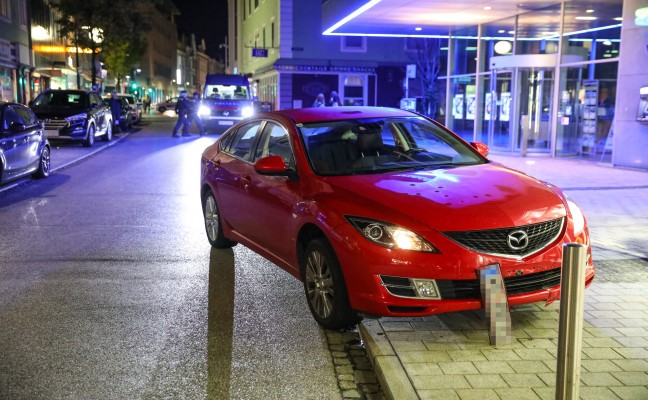 Kind in Wels-Innenstadt von Auto erfasst und verletzt