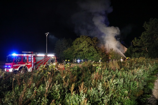 Groeinsatz bei Brand eines landwirtschaftlichen Gebudes in Fischlham