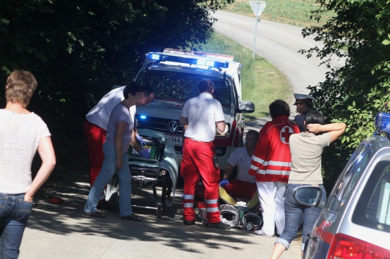 Junger Mopedlenker bei Sturz in Buchkirchen schwer verletzt