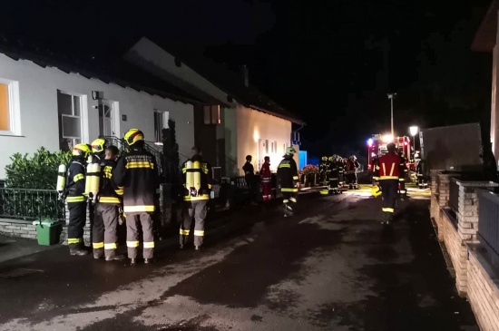 Fünf Feuerwehren bei Brand eines Pelletbunkers in Engerwitzdorf im Einsatz
