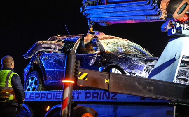 Auto auf Harrstrae in Enns berschlagen