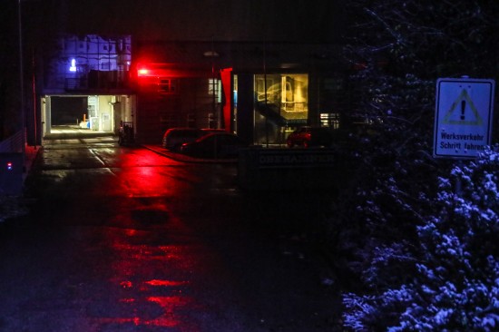 Vier Feuerwehren bei Brand in einem Gewerbebetrieb in Ottnang am Hausruck im Einsatz
