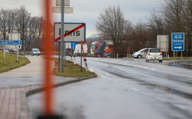Unfall auf Kronstorfer Straße in Enns endet glimpflich