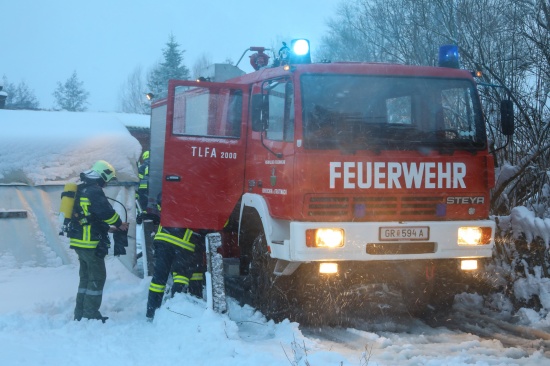 Fünf Feuerwehren bei Wohnhausbrand in Hofkirchen an der Trattnach im Einsatz