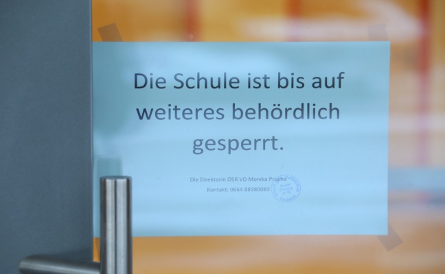 Volksschule in Stroheim bleibt nach Deckeneinsturz vermutlich länger behördlich gesperrt