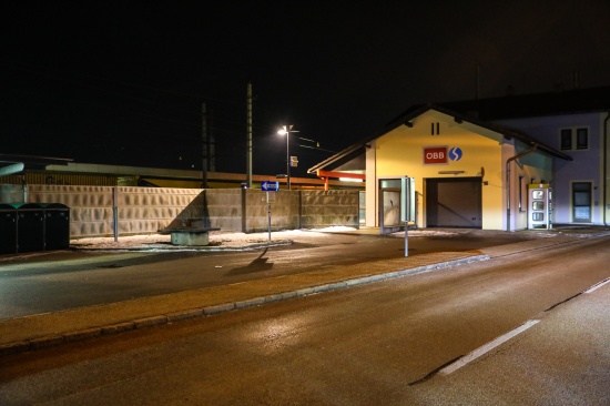 Mann (38) beim Bahnhof in Marchtrenk brutal niedergeschlagen und ausgeraubt