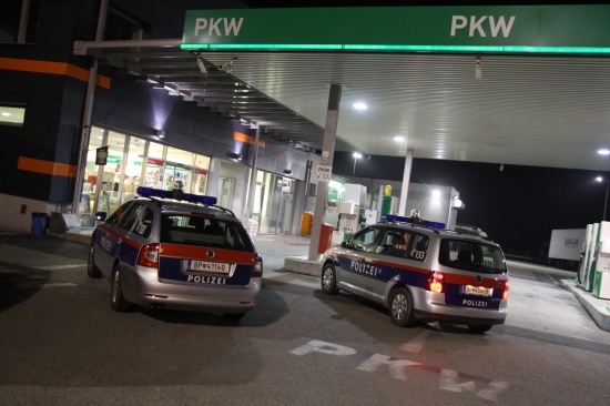 Tankstelle in Meggenhofen kurz vor Mitternacht überfallen