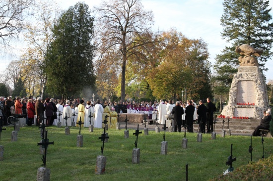 Allerheiligenfeier am Friedhof der Stadt Wels