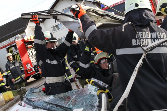 Vier Feuerwehren übten in Neukirchen bei Lambach für den Ernstfall