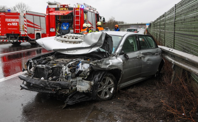 Schwerer Verkehrsunfall auf Welser Autobahn bei Marchtrenk