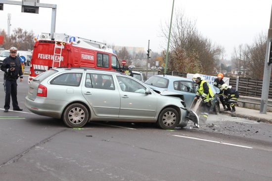 Verkehrsunfall in Thalheim bei Wels fordert zwei Verletzte