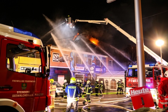 Großbrand im Ortszentrum von Lenzing