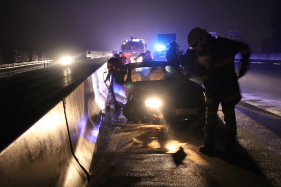 Verkehrsunfall auf der Westautobahn bei Sattledt fordert eine Verletzte
