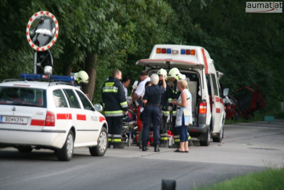 Mopedfahrer Bei Unfall Schwer Verletzt | Laumat|at